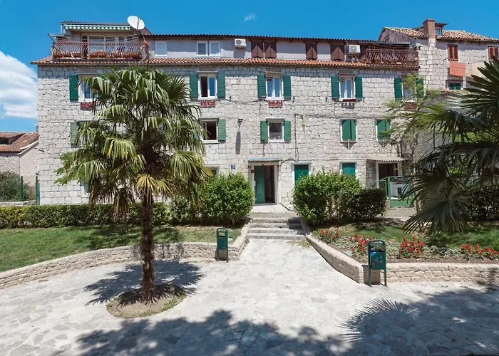 Palazzo D Apartments